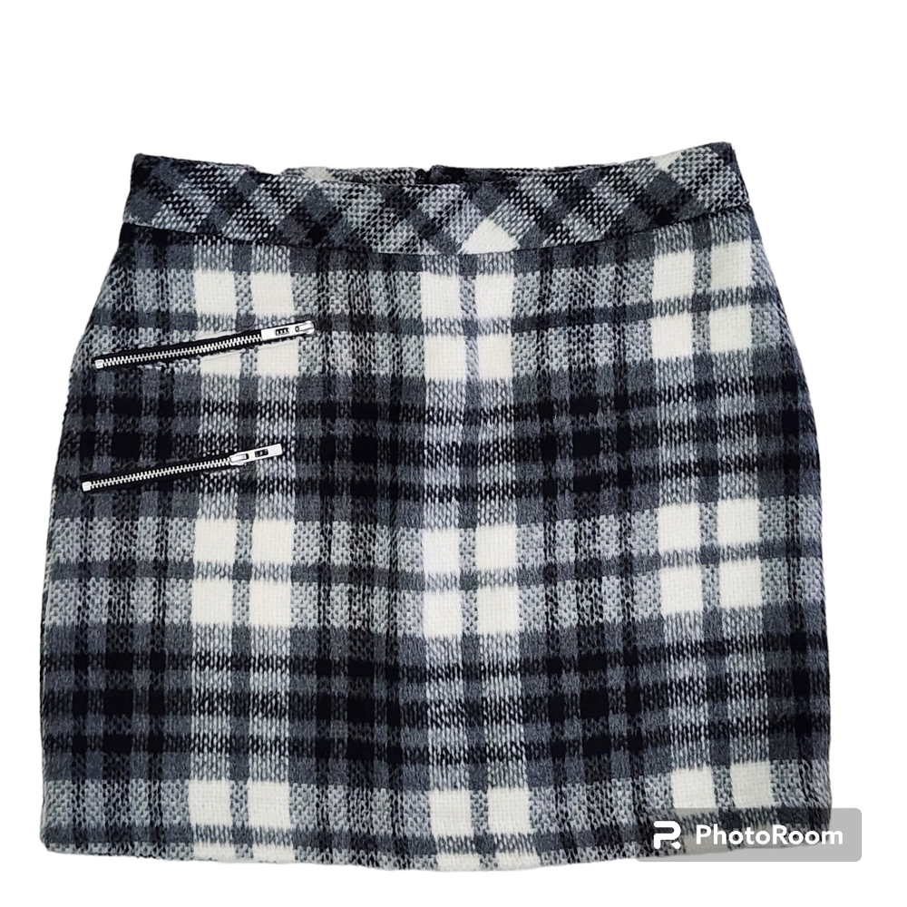 Atmosphere sweater skirt size 4 gray white